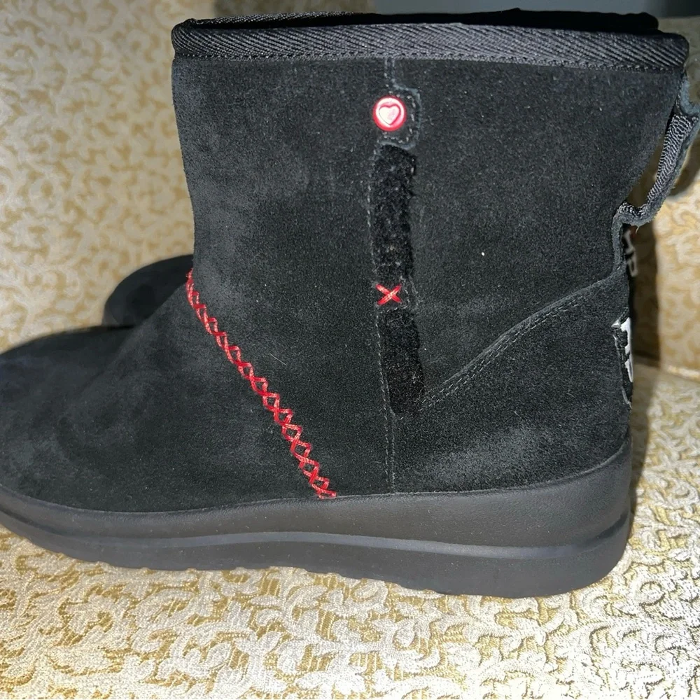 UGG Black Ankle Boots with Red Stitching winter stylish - Picture 4 of 6